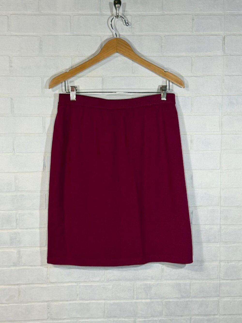 St. John Collection Wool Fuchsia Knit Pencil Skirt w/ Elastic Waist